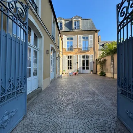 Hotel Le Henri Ii