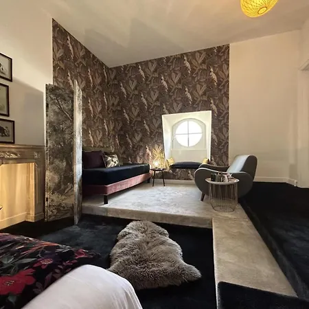 Le Henri Ii Hotel